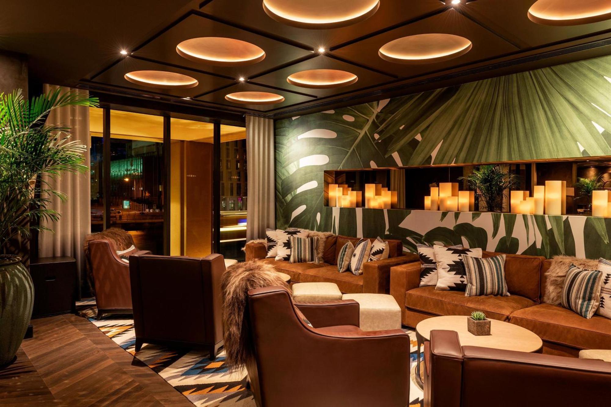 Grosvenor House, A Luxury Collection Hotel, Dubai Bagian luar foto The lounge at the airport