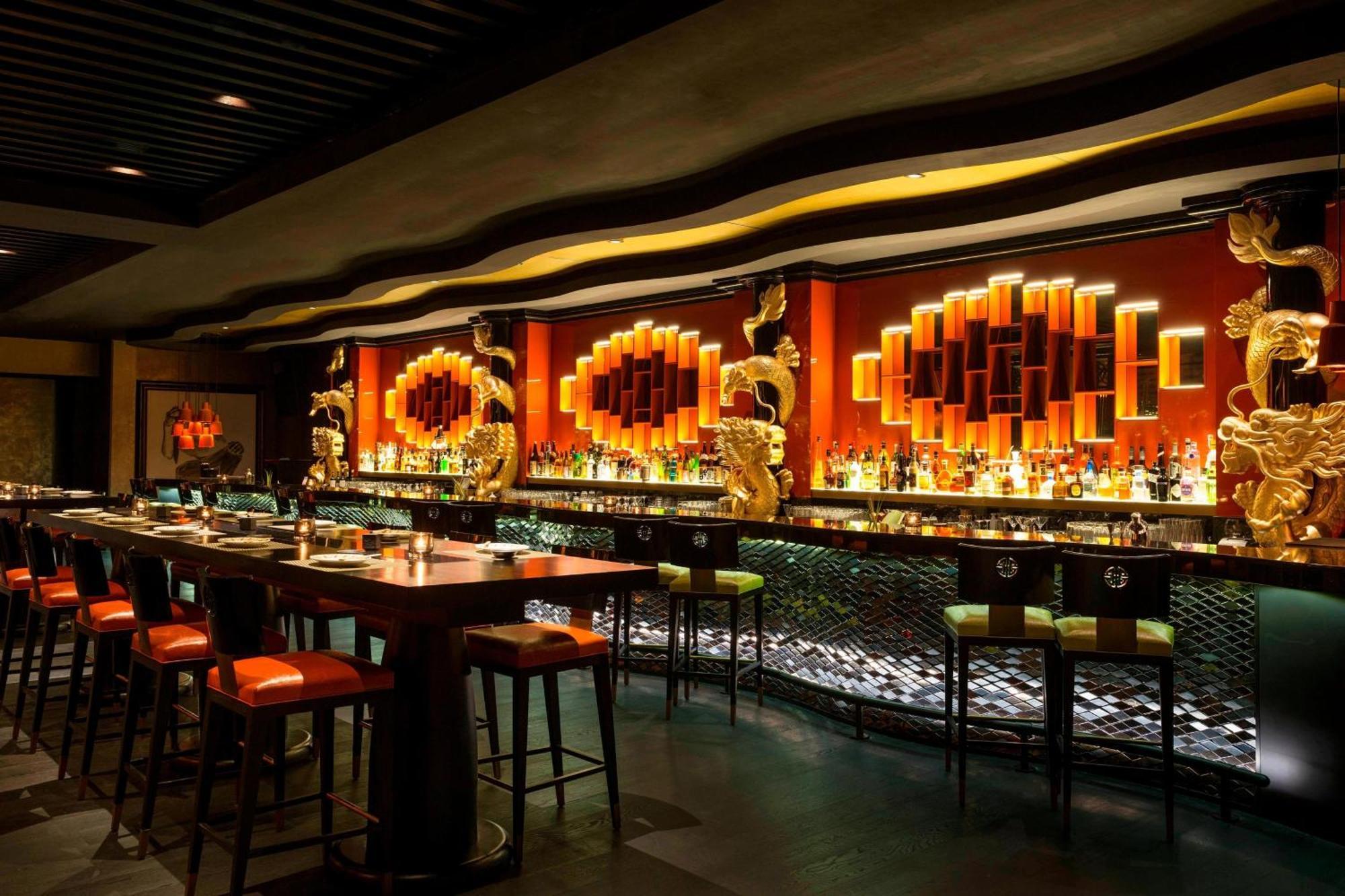 Grosvenor House, A Luxury Collection Hotel, Dubai Bagian luar foto The bar at the restaurant