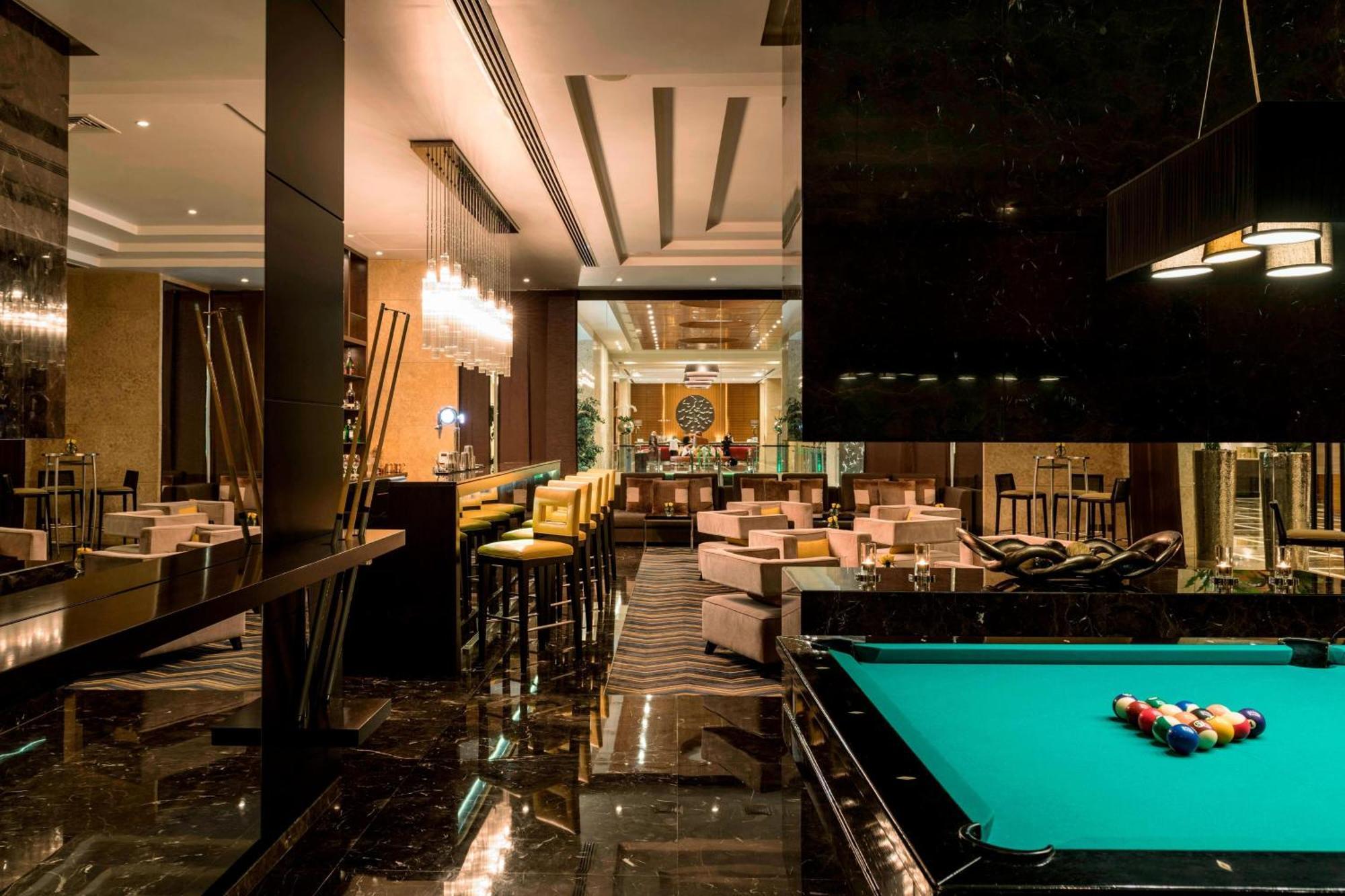 Grosvenor House, A Luxury Collection Hotel, Dubai Bagian luar foto The Pool Table at the Club
