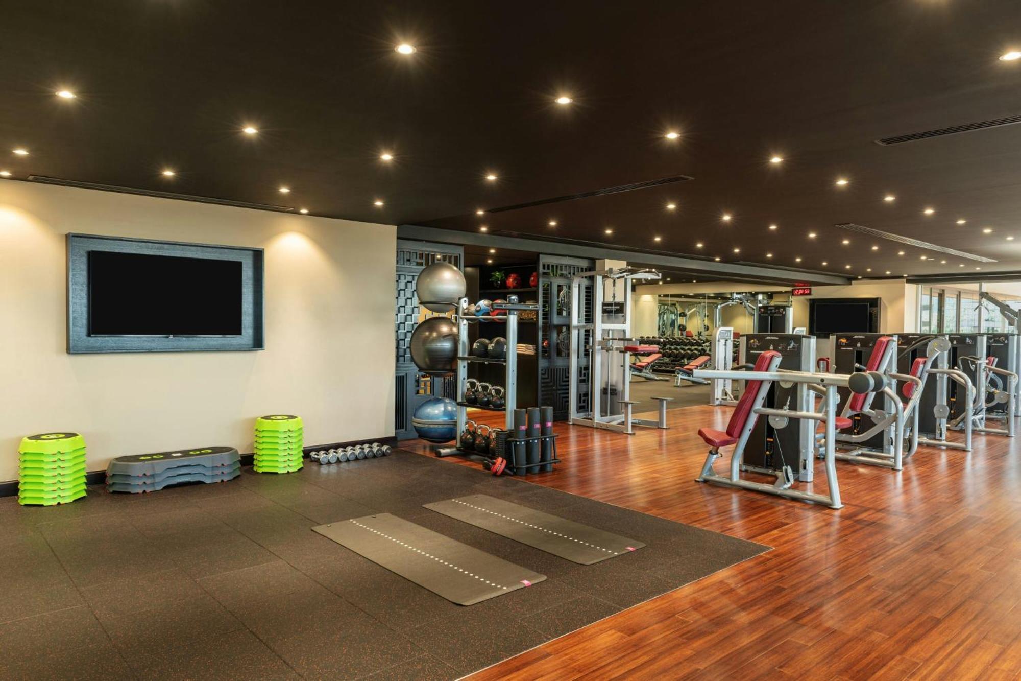 Grosvenor House, A Luxury Collection Hotel, Dubai Bagian luar foto The gym at the 100 North Main Street location
